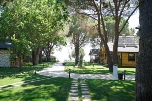 Zahrada ubytování Pino Mar Luxury Bungalows