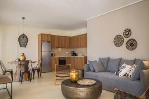 Kuchyňa alebo kuchynka v ubytovaní Deluxe Kefalonia Apartment Apartment Crocus 1 Bedroom Shared Pool Sea View Karavomilos