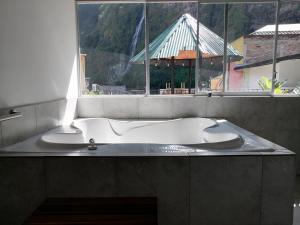Foto dalla galleria di Hostal & Spa Casa Real a Baños