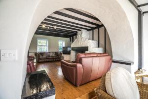 Gallery image of Barn Conversion - Hot Tub - Penally - Tenby in Penally