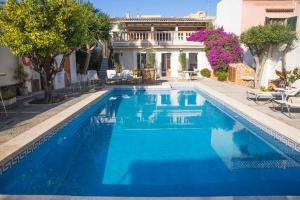 The swimming pool at or close to Villa Sant Josep Még 20 kép