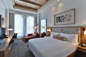 Rúm í herbergi á InterContinental Tegucigalpa at Multiplaza Mall by IHG