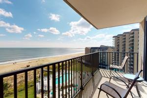 a balcony with a view of the beach at Sea Colony Edgewater House in Bethany Beach