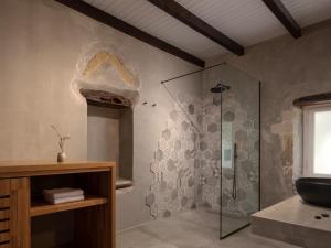 A bathroom at The Quintessential Cretan Villa Még 25 kép