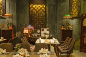 Ruang duduk di Dong Duong Hotel & Suites - Afternoon Tea Inclusive - Very Central