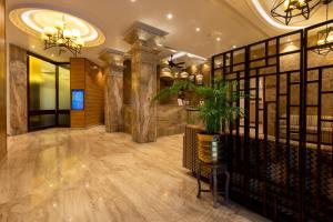The lobby or reception area at Grand Hotel Mumbai - Ballard Estate, Fort