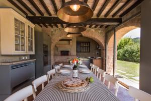 Posedenie v ubytovaní Villa Tinaia - Homelike Villas
