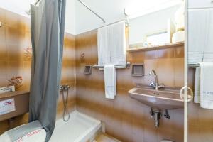 Koupelna v ubytování ROY Hotel
