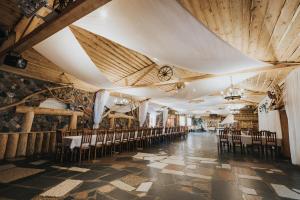 Restauracja lub miejsce do jedzenia w obiekcie Zajazd Michałowo