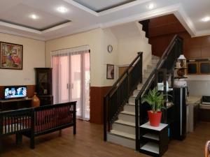 Billede fra billedgalleriet på TAMA Guesthouse 15 People for Family or Group i Tangerang