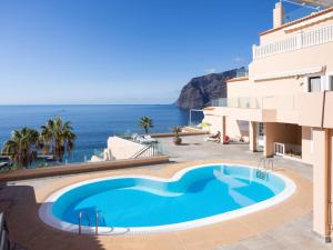 The swimming pool at or close to Apartment Buenavista by Interhome