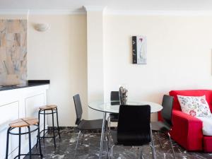 A seating area at Apartment Buenavista by Interhome Még 21 kép
