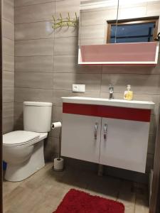 Phòng tắm tại House & Yard Sesil L 90 m to beach +10 ảnh