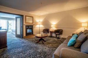 Część wypoczynkowa w obiekcie Manoir des Sables Hôtel & Golf