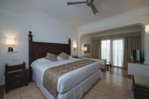 Postel nebo postele na pokoji v ubytování Riu Palace Cabo San Lucas - All Inclusive