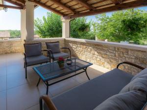 Posedenie v ubytovaní Holiday Home Juste & Roza by Interhome