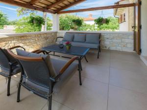 Posedenie v ubytovaní Holiday Home Juste & Roza by Interhome