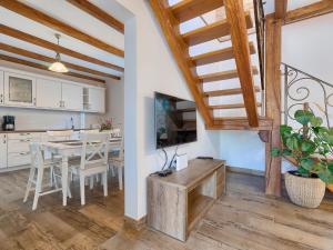 Kuchyňa alebo kuchynka v ubytovaní Holiday Home Juste & Roza by Interhome