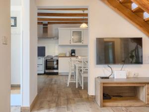 Kuchyňa alebo kuchynka v ubytovaní Holiday Home Juste & Roza by Interhome