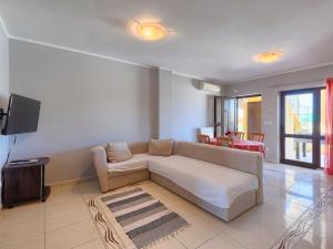 TV a/nebo společenská místnost v ubytování Holiday Home Gracije by Interhome
