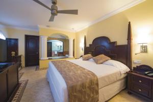Postel nebo postele na pokoji v ubytování Riu Palace Cabo San Lucas - All Inclusive