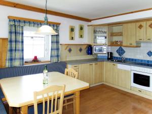 Kuchyňa alebo kuchynka v ubytovaní Apartment Margit by Interhome