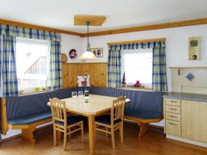 Posedenie v ubytovaní Apartment Margit by Interhome