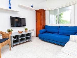 TV a/nebo společenská místnost v ubytování Holiday Home Trebol Blanco by Interhome