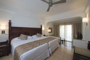 Postel nebo postele na pokoji v ubytování Riu Palace Cabo San Lucas - All Inclusive