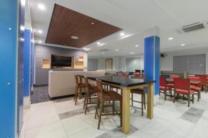 Gallery image of Holiday Inn Express Hotel & Suites Eugene Downtown - University, an IHG Hotel in Eugene