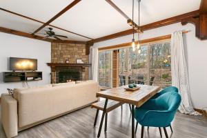 Χώρος καθιστικού στο Le Manoir 106-7 by Escapades Tremblant