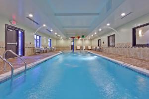 Holiday Inn Express & Suites - New Philadelphia Southwest, an IHG Hotel