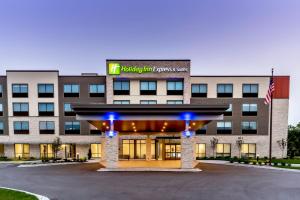 Foto da galeria de Holiday Inn Express & Suites - Milwaukee West Allis, an IHG Hotel em West Allis