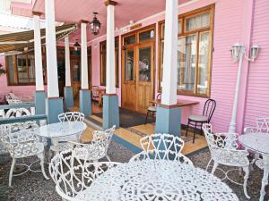 Restoran või mõni muu söögikoht majutusasutuses Fleur de Lys