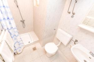 Et badeværelse på Apartments Ankica + 19 billeder