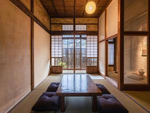 Ruang duduk di NIPPONIA HOTEL Ozu Castle Town