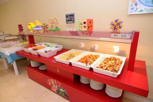 Comida en o cerca de este hotel
