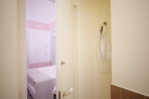 A bathroom at Palazzo Introna