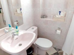 Koupelna v ubytování Apartamento Puerta al Mar + 27 fotografií