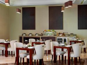 Restoran atau tempat lain untuk makan di Best Plaza West Bay Hotel