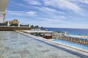 Bazén v ubytování Riu Palace Baja California - Adults Only - All Inclusive nebo v jeho okolí