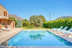 The swimming pool at or close to Finca El Clos