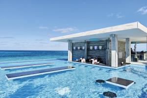 een weergave van een resort in de oceaan bij Riu Palace Paradise Island - Adults Only - All Inclusive in Nassau