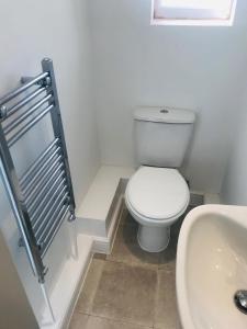 A bathroom at Freddy Corner - Studio Flat