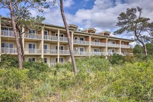 Gallery image of 30A Retreat with Patio and Resort Amenities! in Santa Rosa Beach