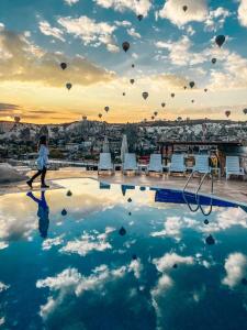 Bazén v ubytování Cappadocia Caves Hotel nebo v jeho okolí