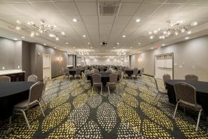 Foto da galeria de Holiday Inn & Suites Decatur-Forsyth, an IHG Hotel em Decatur