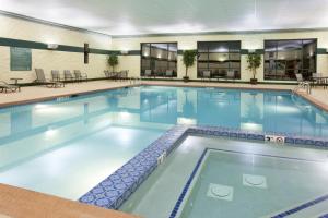 Gallery image of Holiday Inn & Suites Bolingbrook, an IHG Hotel in Bolingbrook