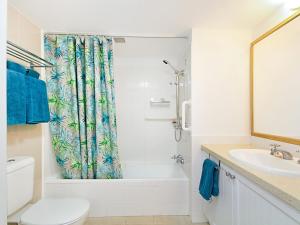 Koupelna v ubytování Calypso Plaza Resort Unit 238