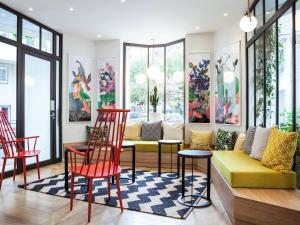 Posezení v ubytování ibis Styles Paris Nation Porte De Montreuil
